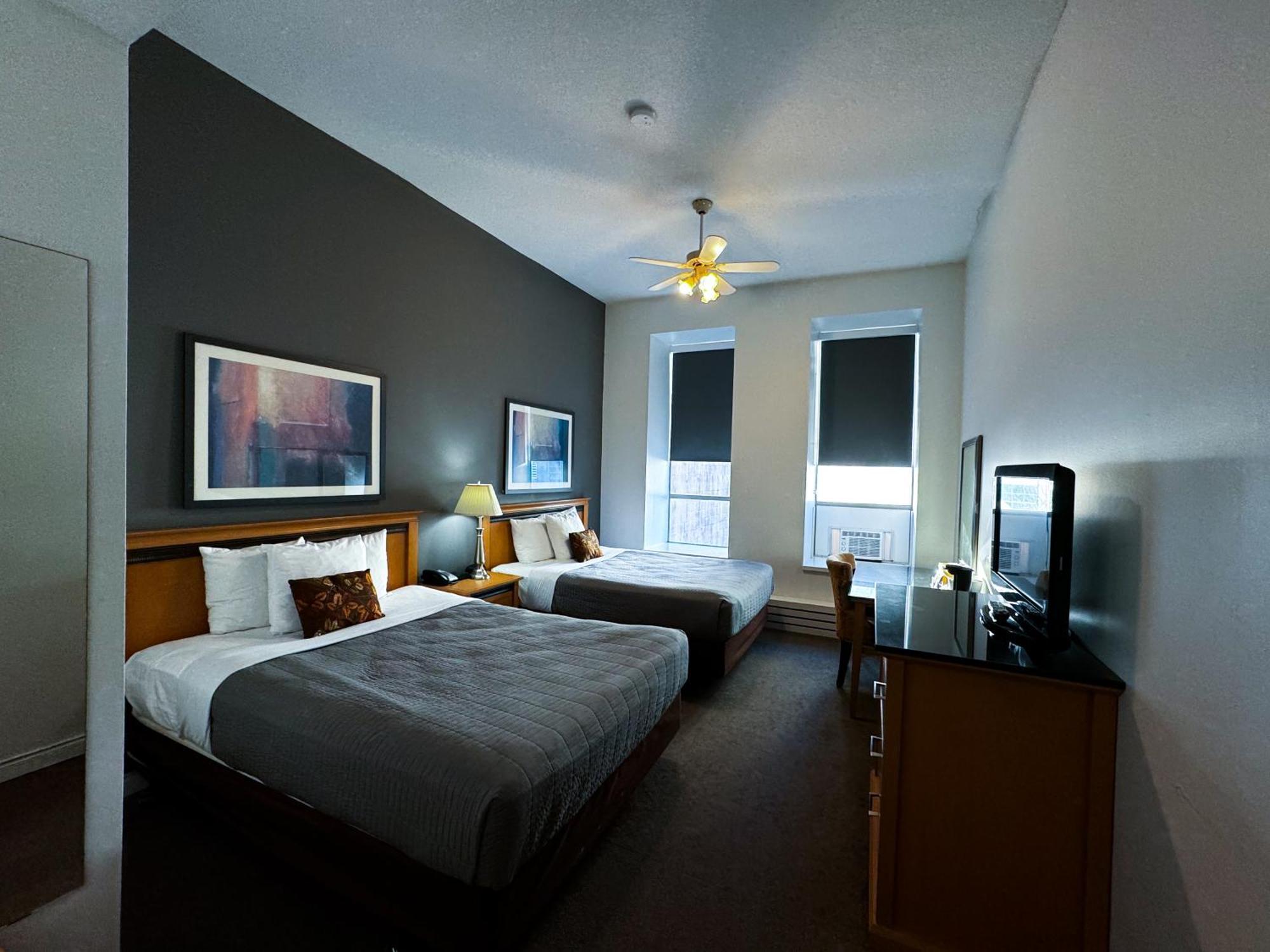 The Met Hotel New Westminster Exterior photo